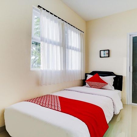 Super Oyo 90778 River Inn Malioboro Yogyakarta Exterior photo